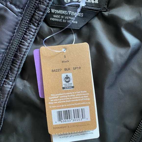 NWT Patagonia Black Nano Puff Hoodie - Picture 2 of 7
